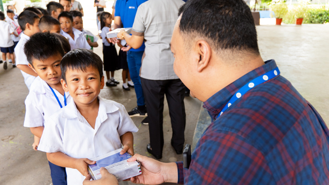 SM Store turns over more than 93,000 notebooks to thousands of underprivileged students through Shop and Share for education in-article